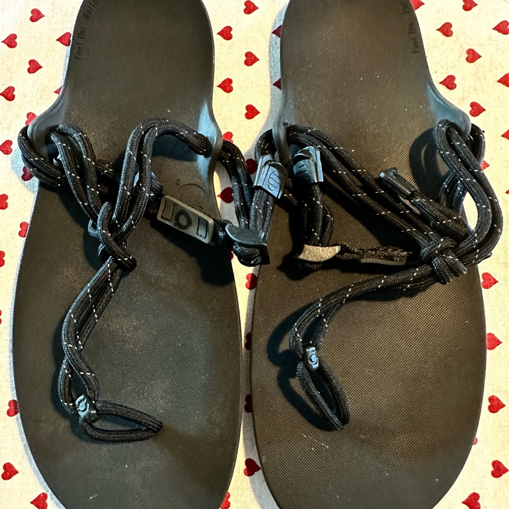 Xero Shoes - Genesis barefoot, lightweight travel sandals